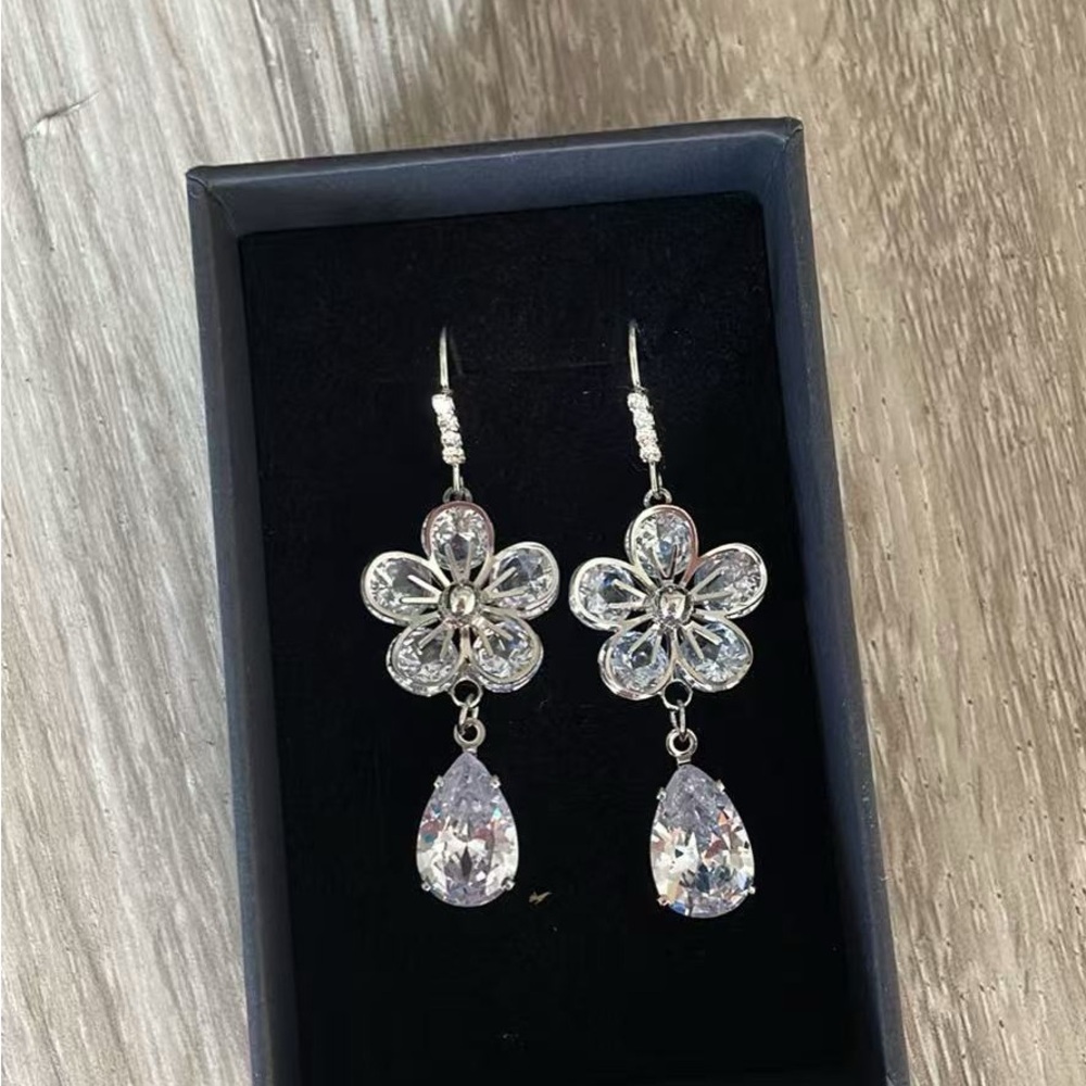S925 sterling Silver Flower Drop Earrings
